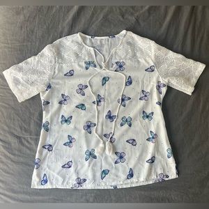 Azzlee Short Sleeve V-Neck White/Blue Butterfly Printed Blouse W/ Tassel (XL)